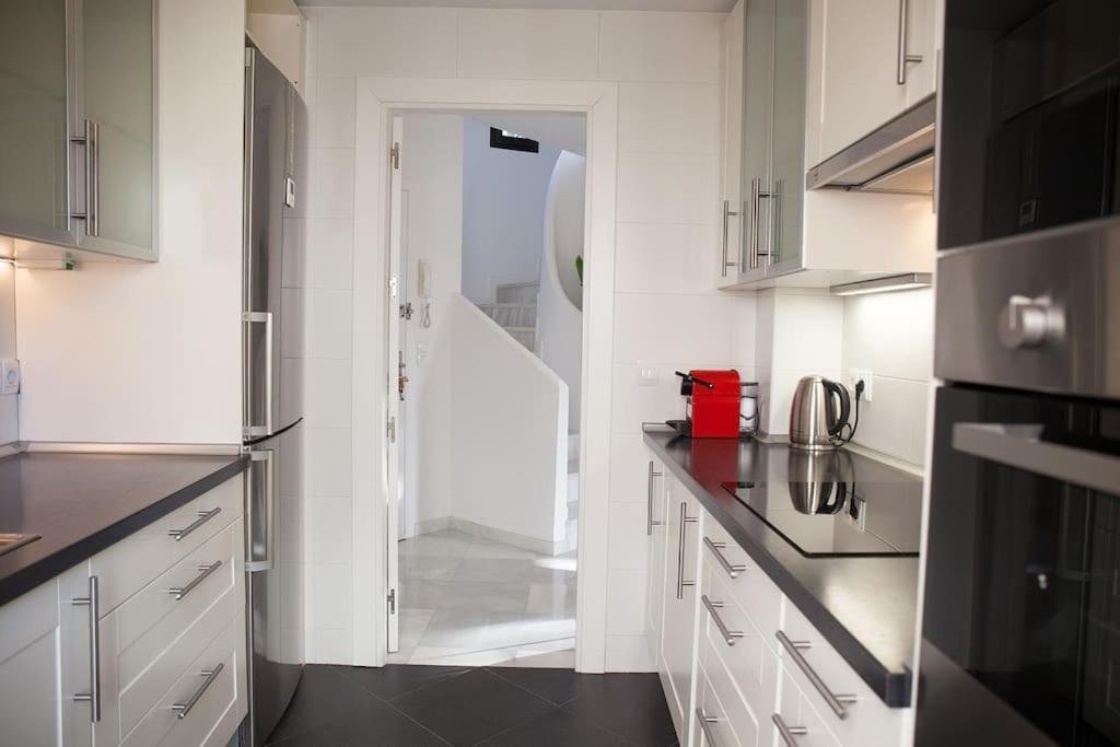 דירות מארבלה Superb Townhouse In Golden Mile מראה חיצוני תמונה