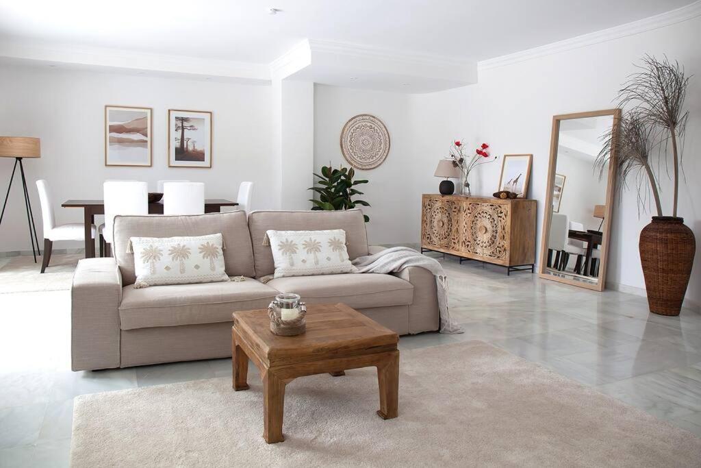 דירות מארבלה Superb Townhouse In Golden Mile מראה חיצוני תמונה